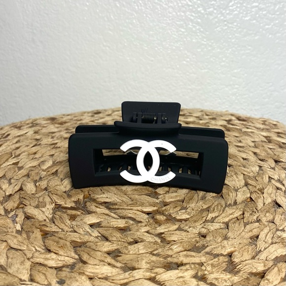 CHANEL Other - Chanel hair clip logo black white